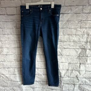 PREOWNED GAP UNIVERSAL LEGGINGS DARK WASH JEANS WOMENS SIZE 32 OR 14
